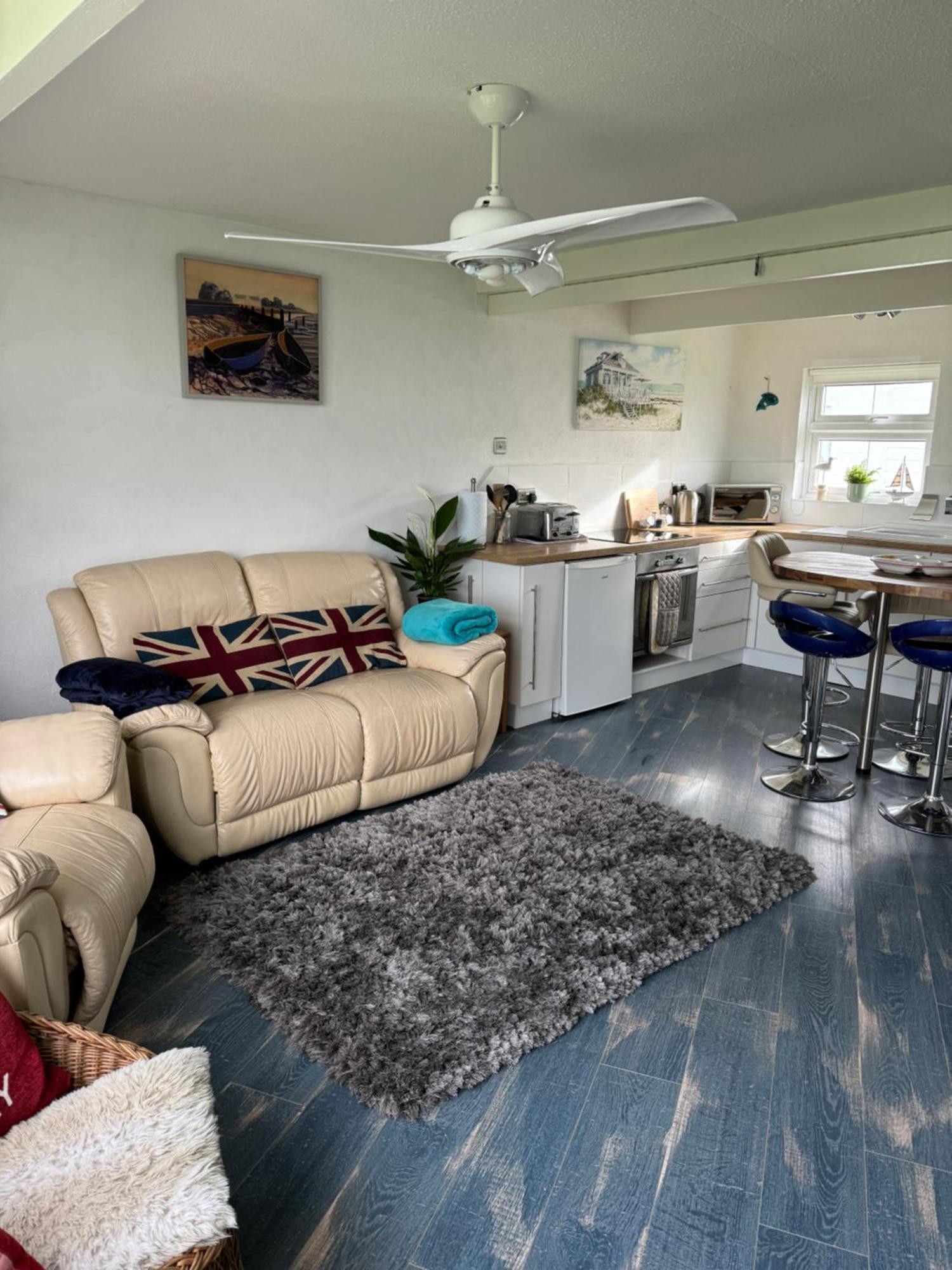 Cosy Beach Chalet Scratby Екстериор снимка